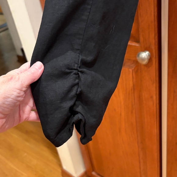 Rewash Brand...Black Cropped Pant With Elastic Waist And Ruching Detail - Picture 2 of 5